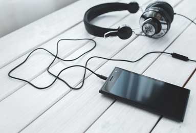 半岛体育-犀利变相！多森姆社媒转发自己大学赛场视频