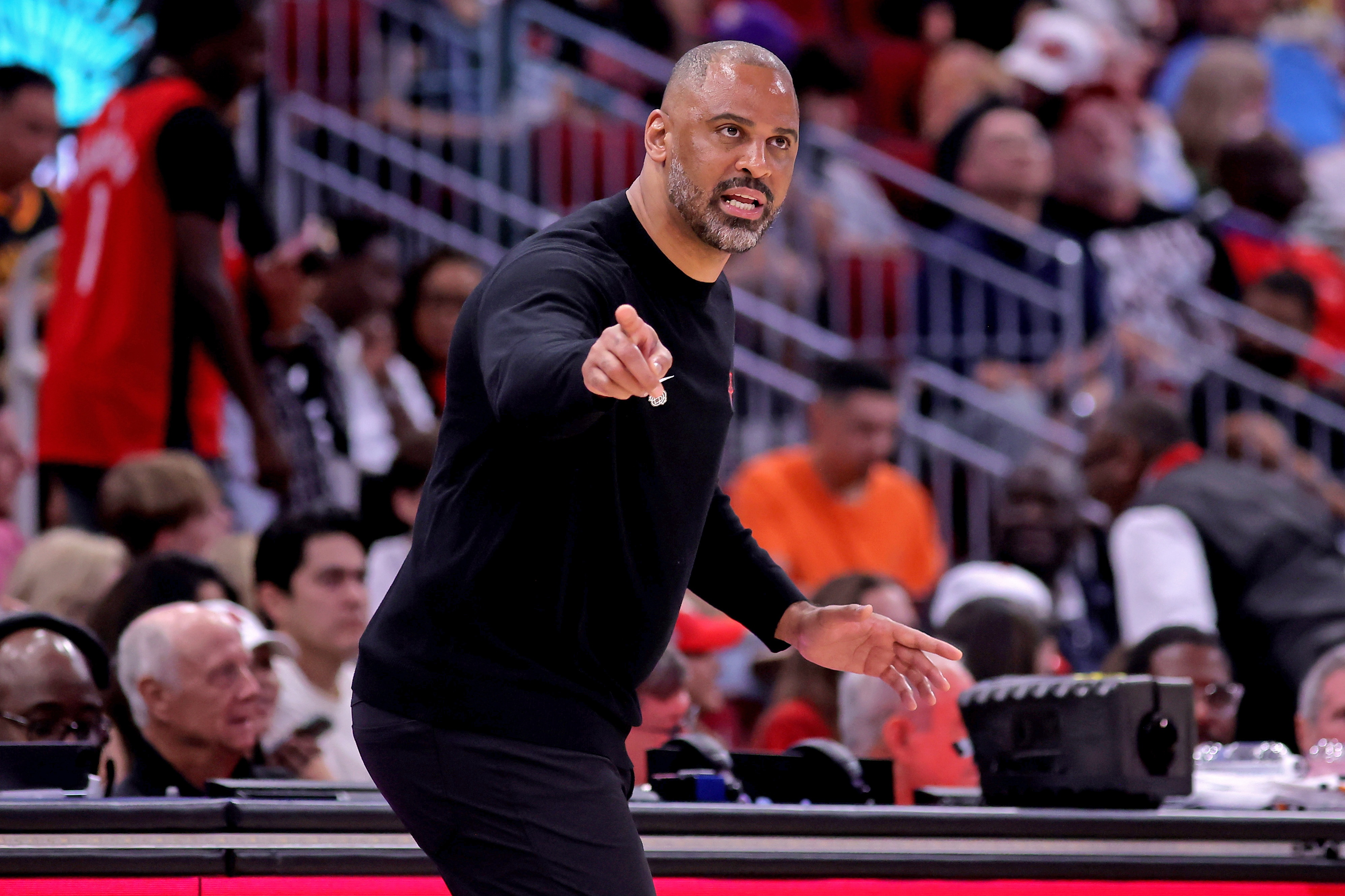 半岛体育注册网址-乌度卡：还未决定我们的新赛季首发阵容 小贾巴里今夏进步巨大