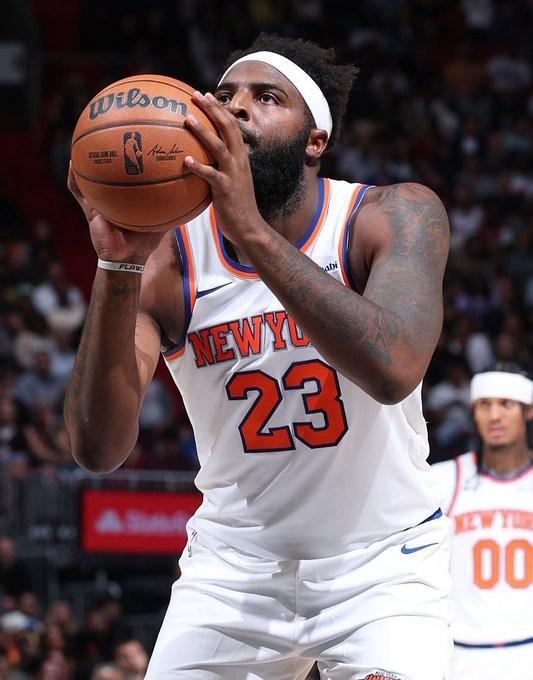 我上我行？罗宾逊本赛季罚球命中率仅17.6%，历史最低为33.6%