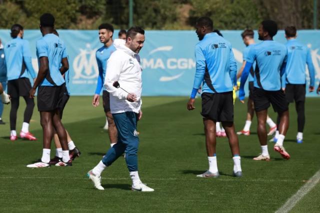 半岛体育-教练球员双向罢训！德泽尔比在马赛还能继续混吗？