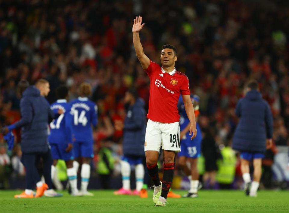 半岛体育-祝好！曼联官宣巴西悍腰赛季后离队 低谷中带来2冠居功甚伟